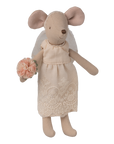 Wedding Dress, Mum mouse