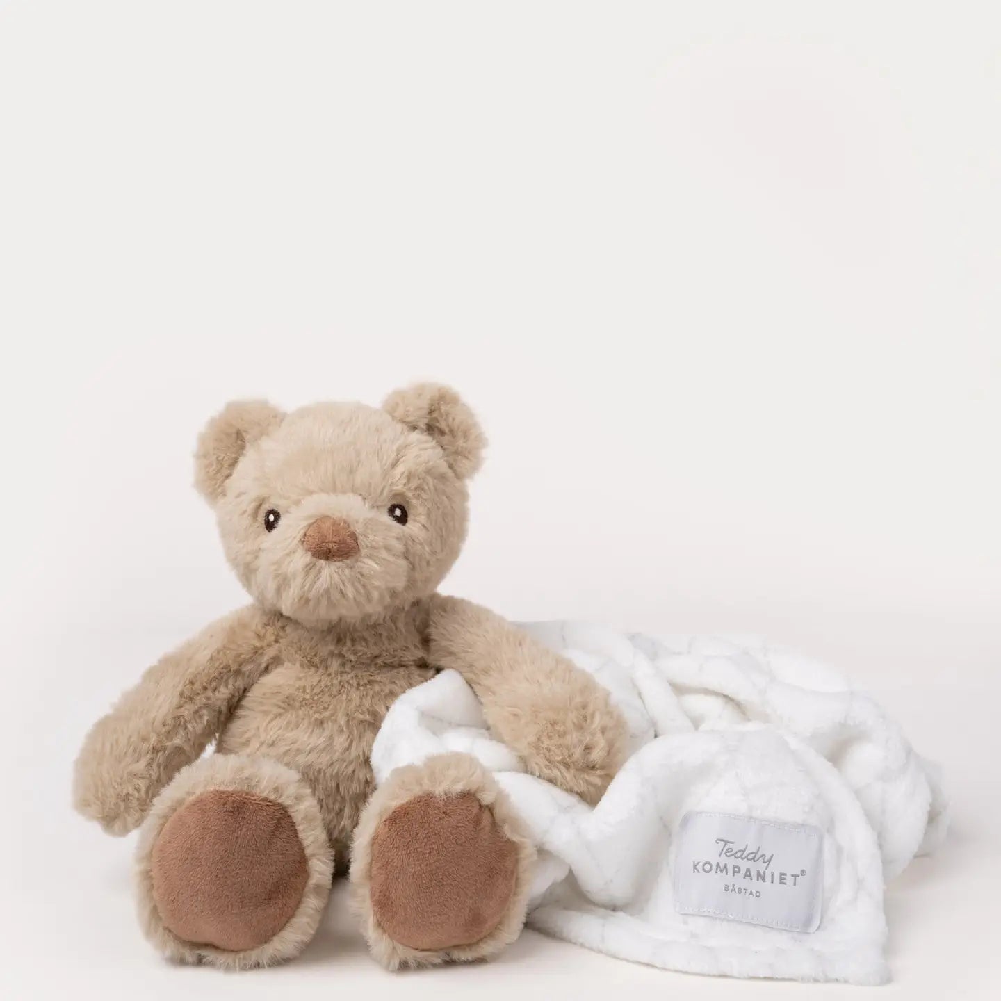 Sven with blanket in gift box