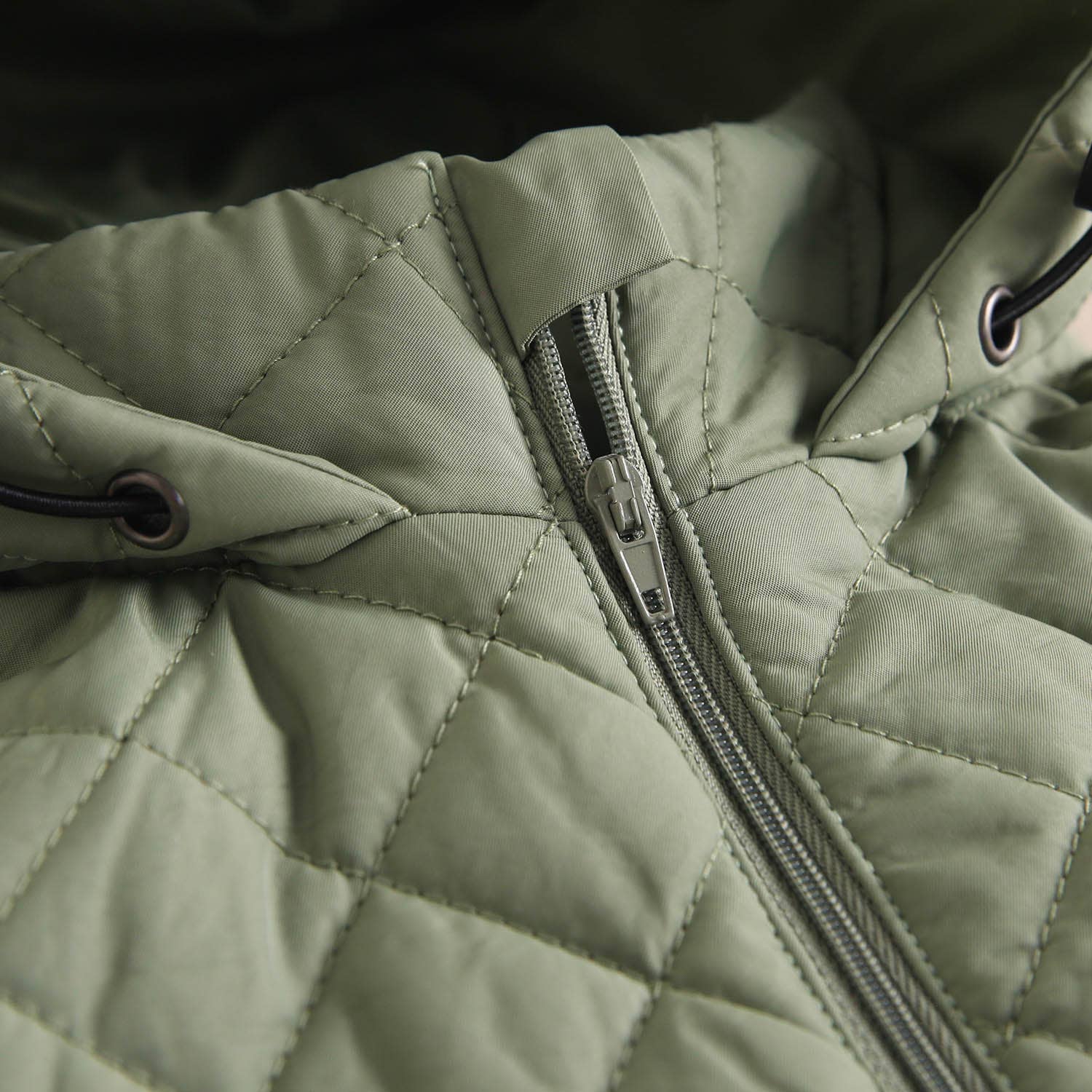 Children’s Green Hooded Guatiné Vest – Diamond Padded