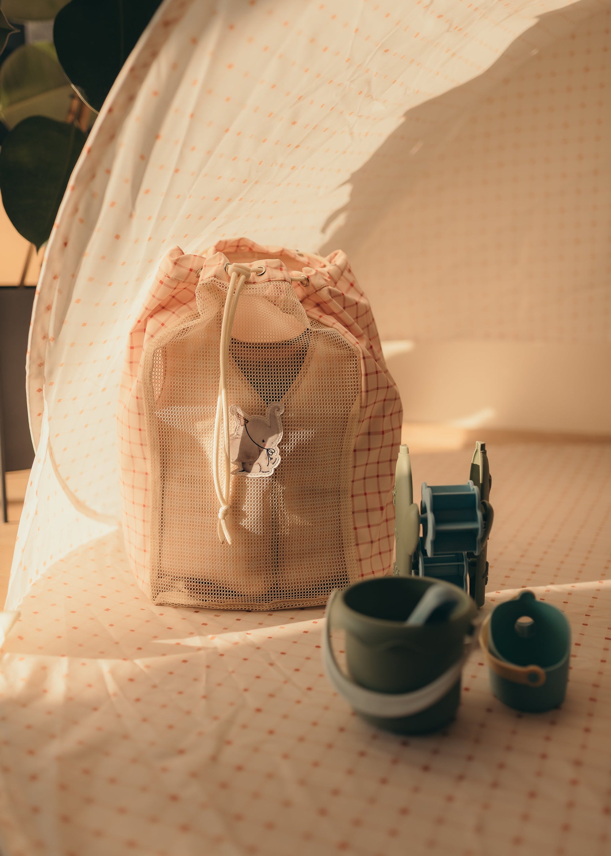 Beach Net Backpack - Speckled Diamond