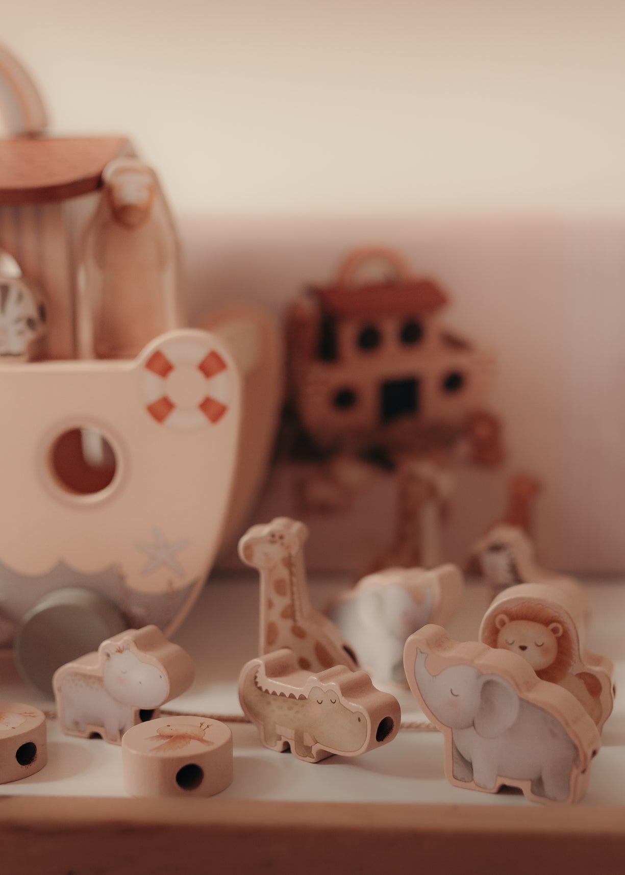 All Aboard the Little Boat! – Wooden Play &amp; Threading Set