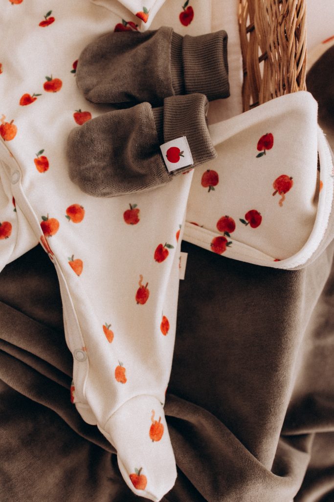 EMBROIDERED MITTENS – GOTS – AW26