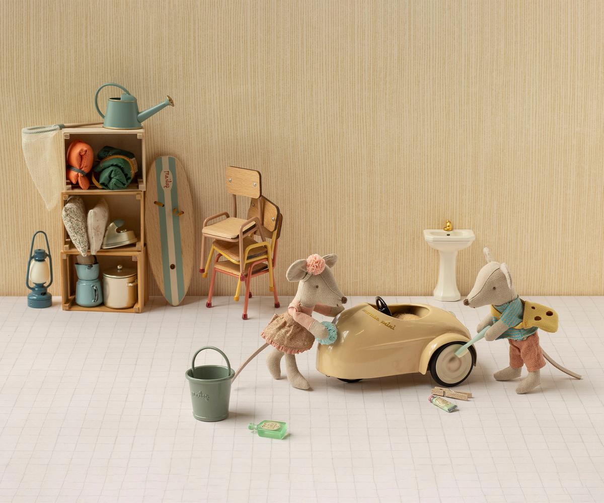 Driver Mouse, Little sister