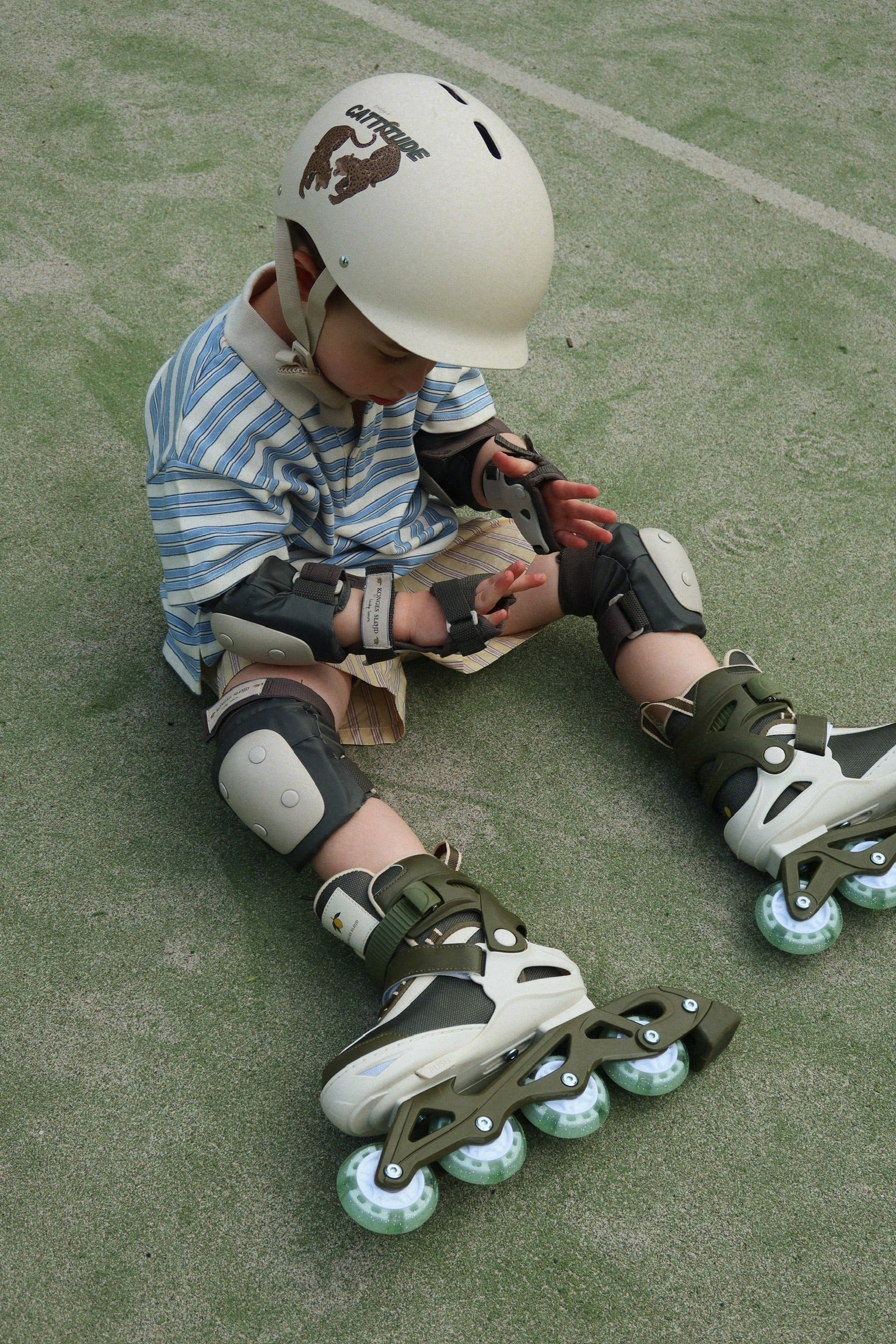 LIGHT UP ROLLER SKATES - Kalamata 🍋