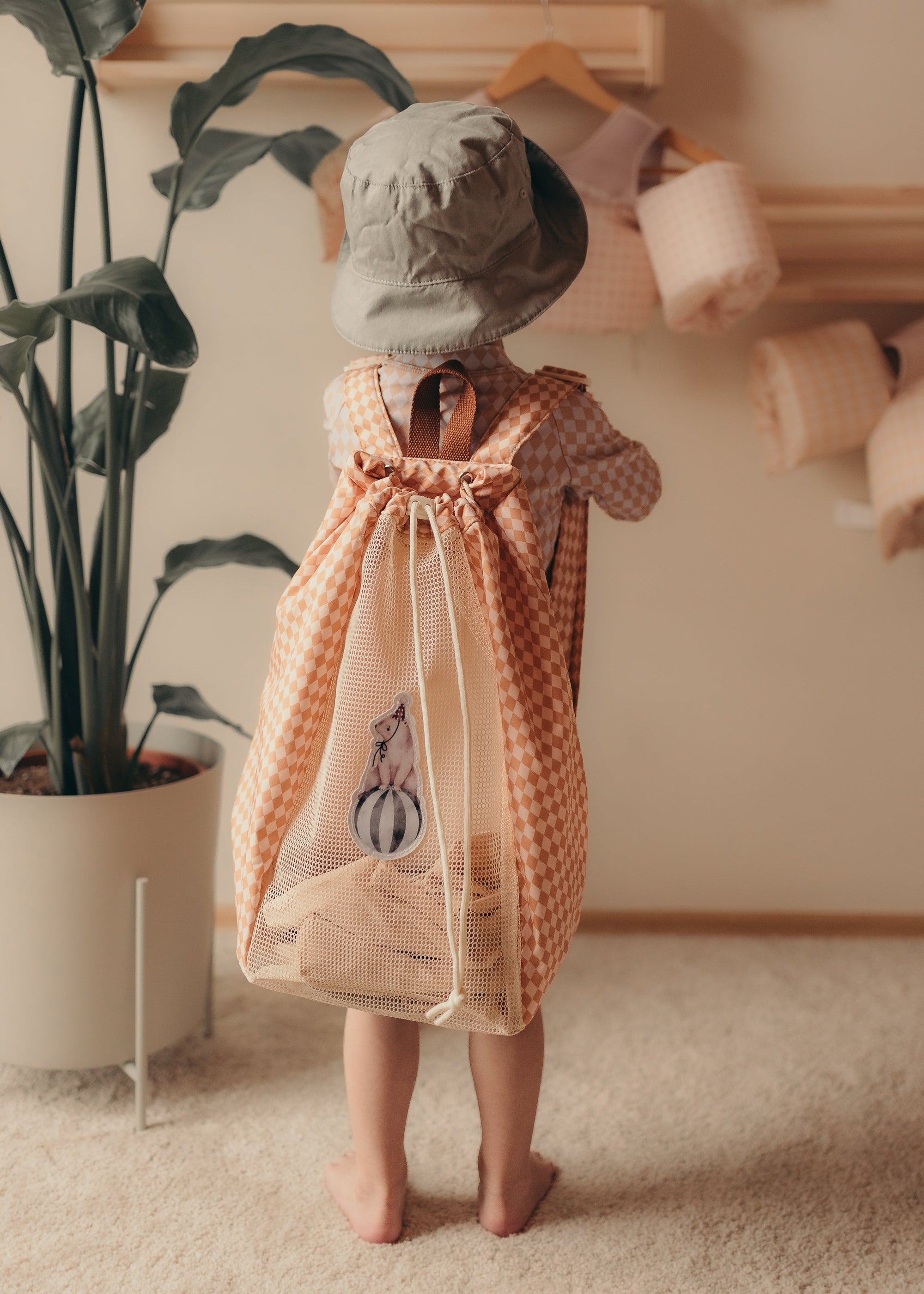 Beach Net Backpack - Speckled Diamond